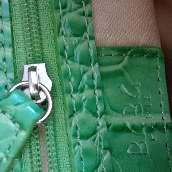 "BCBG" Paris Hand bag - Picture 6 of 10